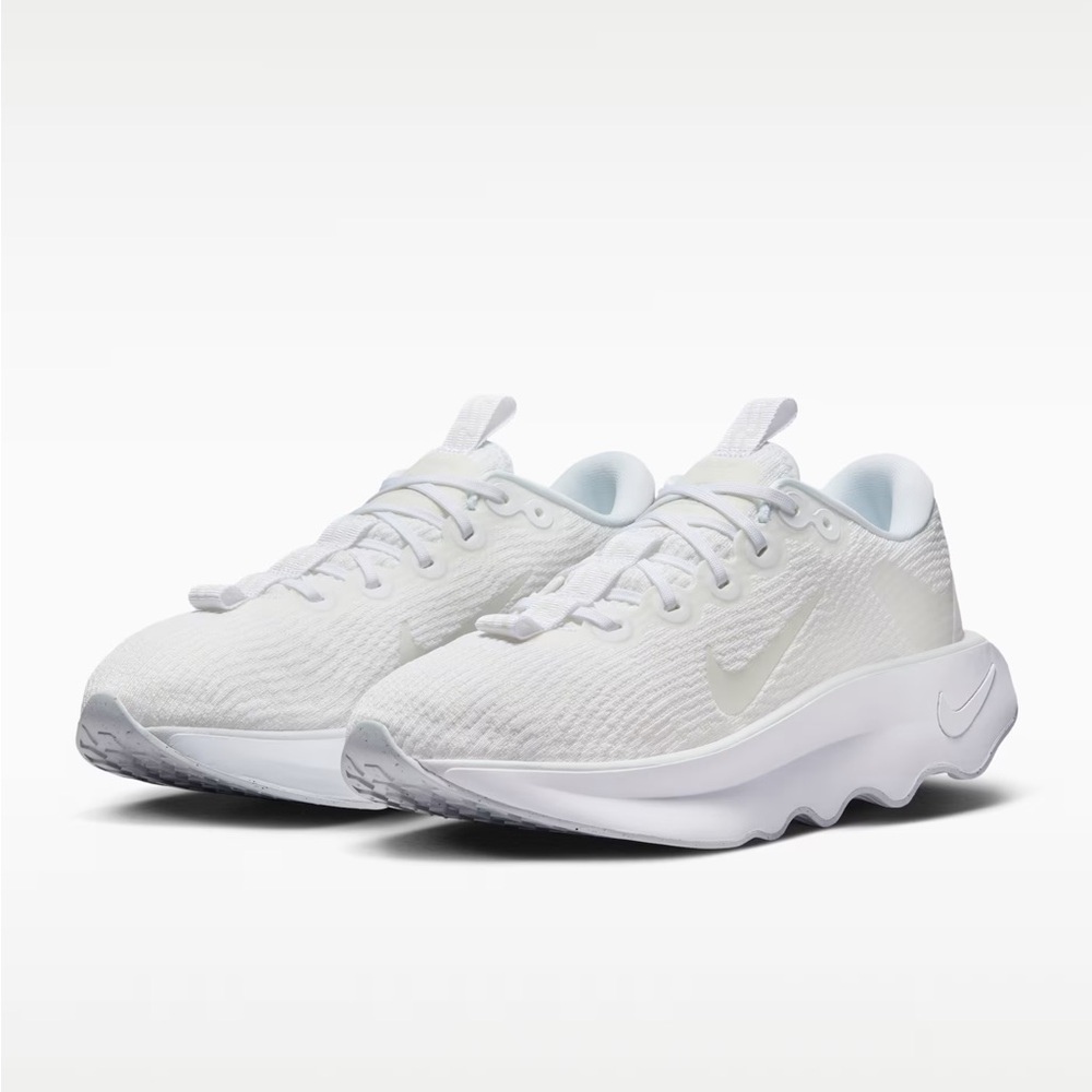 Brand New Nike Motiva “Pure Platinum” Women's Walking Shoes DV1238-106 - Picture 1 of 10